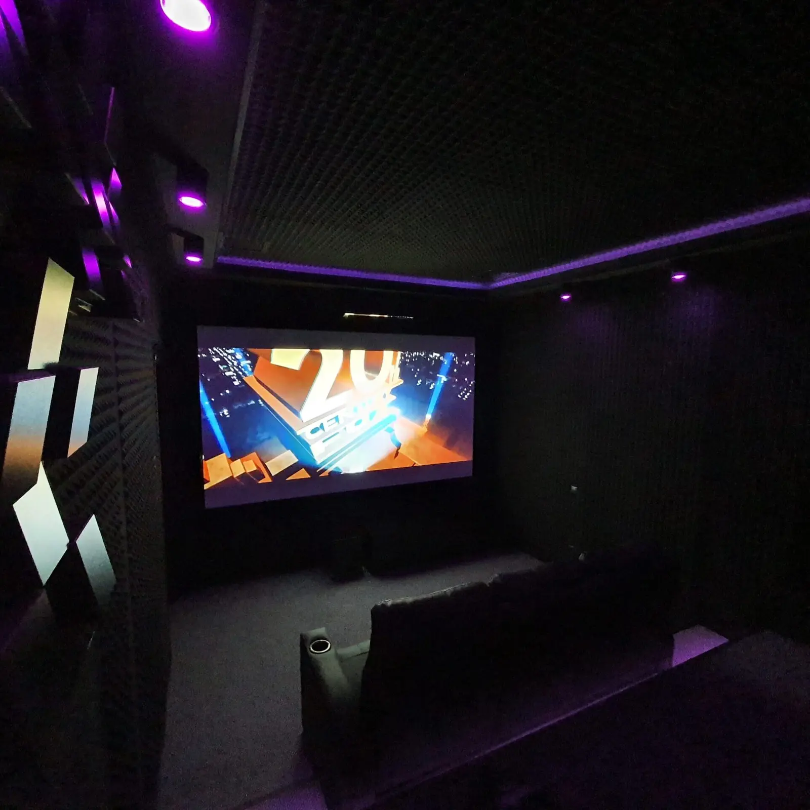 Реализованный SoundHome персональный домашний кинозал в Одессе